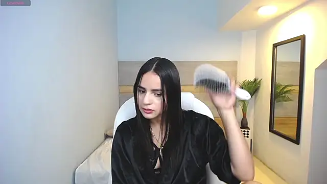 Snapshot of heidy_hoiss chatting on February 11, 7:38 pm heidy hoiss online show from February 11, 7:38 pm