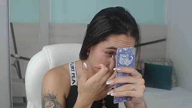 Snapshot of heidy_hoiss chatting on March 4, 2:17 am heidy hoiss online show from March 4, 2:17 am