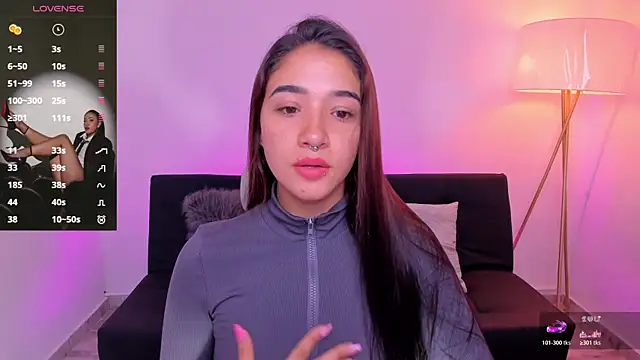 Snapshot of Antonella_Grayy chatting on July 9, 3:27 pm Antonella Grayy online show from July 9, 3:27 pm