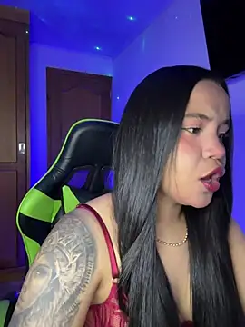 leila 22 online show from July 16, 1:39 pm
