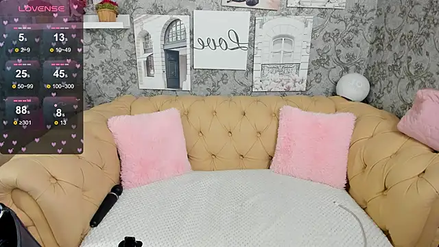 Snapshot of Tina_Walker chatting on December 30, 6:38 pm Tina Walker online show from December 30, 6:38 pm