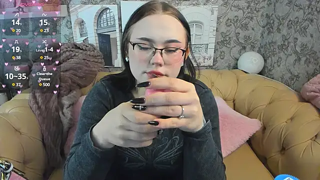 Snapshot of Tina_Walker chatting on February 23, 12:48 pm Tina Walker online show from February 23, 12:48 pm