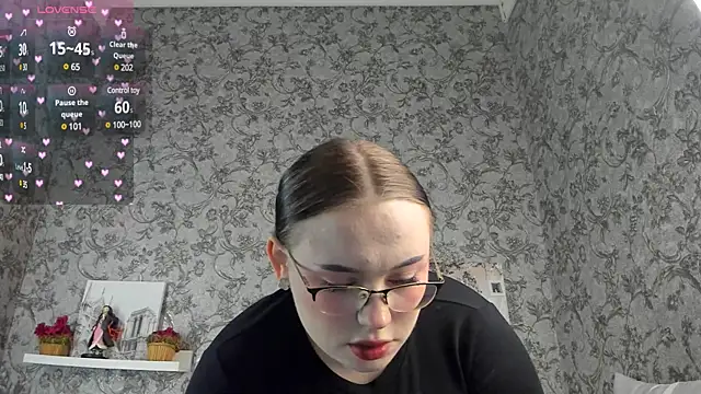 Snapshot of Tina_Walker chatting on March 16, 1:17 pm Tina Walker online show from March 16, 1:17 pm
