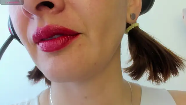 queen fetish online show from April 14, 2:45 pm