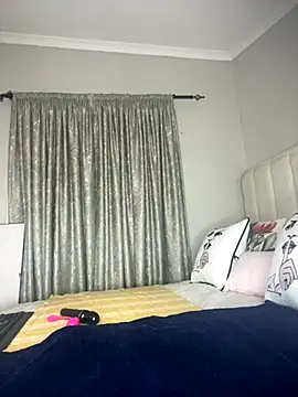 Bustygoddess32 online show from October 4, 6:50 pm