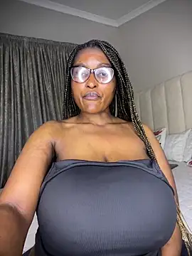 Snapshot of Bustygoddess32 chatting on April 27, 10:30 pm Bustygoddess32 online show from April 27, 10:30 pm