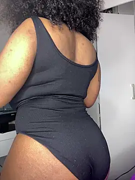 Bustygoddess32 online show from June 23, 10:52 pm