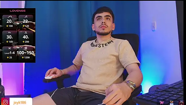 Snapshot of Jey_keler1 chatting on January 18, 11:19 pm Jey keler1 online show from January 18, 11:19 pm