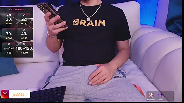 Snapshot of Jey_keler1 chatting on February 11, 6:51 am Jey keler1 online show from February 11, 6:51 am