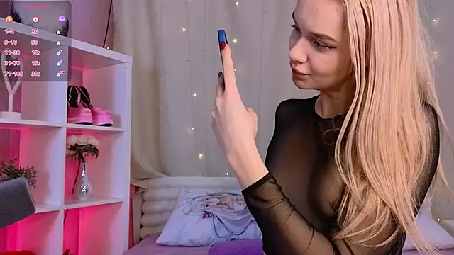 Snapshot of Viena_dias chatting on February 17, 7:47 am Viena dias online show from February 17, 7:47 am
