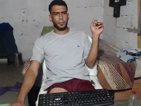 erik alexander online show from February 6, 1:27 am