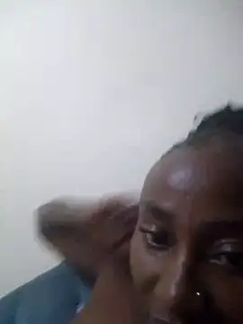 Snapshot of Naughtyy_xx chatting on October 1, 6:19 am Naughtyy xx online show from October 1, 6:19 am