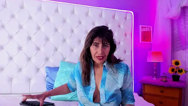 Snapshot of eva_loreti chatting on January 17, 6:36 am eva loreti online show from January 17, 6:36 am