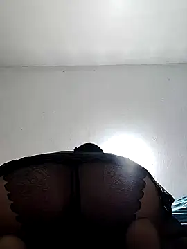 Snapshot of BigAssKi chatting on October 5, 12:25 pm BigAssKi online show from October 5, 12:25 pm