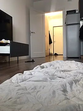 Snapshot of BigAssKi chatting on February 28, 8:37 am BigAssKi online show from February 28, 8:37 am