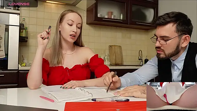 luxmuur online show from December 6, 1:33 pm