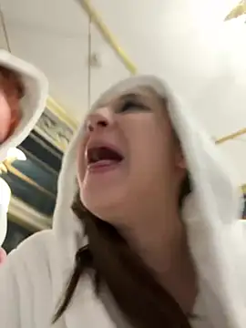 RollingGirls online show from February 14, 8:10 am