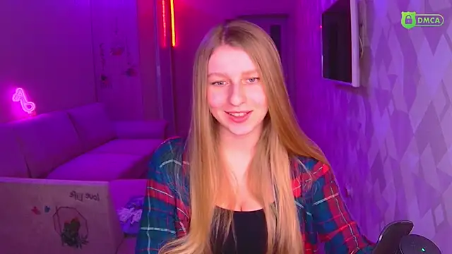 Snapshot of AmaliaQueen chatting on December 14, 2:10 pm AmaliaQueen online show from December 14, 2:10 pm