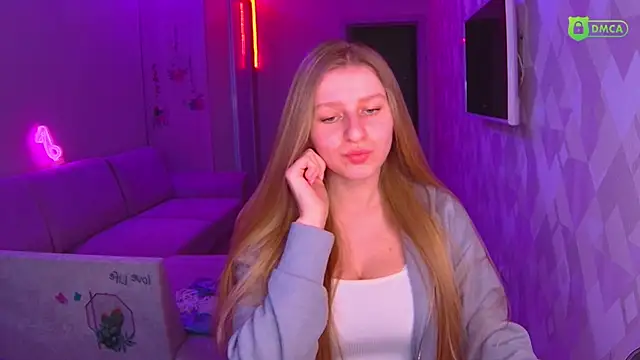 Snapshot of AmaliaQueen chatting on December 15, 1:00 pm AmaliaQueen online show from December 15, 1:00 pm