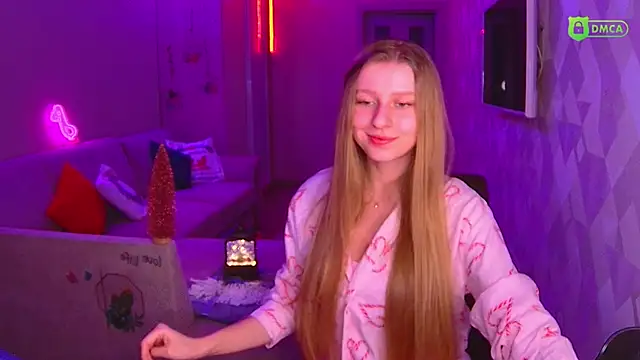 Snapshot of AmaliaQueen chatting on December 24, 2:54 pm AmaliaQueen online show from December 24, 2:54 pm