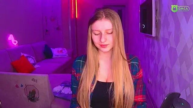 Snapshot of AmaliaQueen chatting on December 28, 2:32 pm AmaliaQueen online show from December 28, 2:32 pm