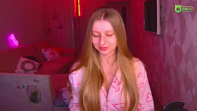 Snapshot of AmaliaQueen chatting on January 6, 1:30 pm AmaliaQueen online show from January 6, 1:30 pm