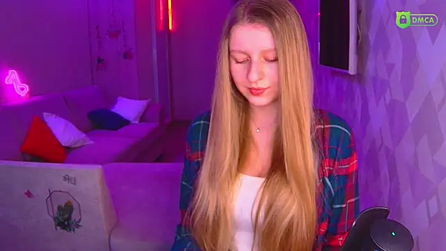 Snapshot of AmaliaQueen chatting on January 23, 2:07 pm AmaliaQueen online show from January 23, 2:07 pm