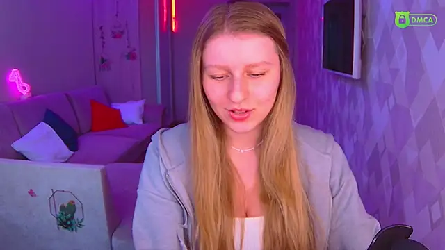 Snapshot of AmaliaQueen chatting on March 19, 2:02 pm AmaliaQueen online show from March 19, 2:02 pm