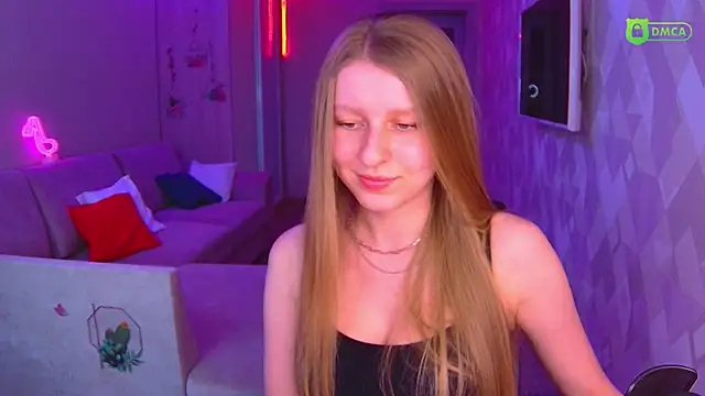 Snapshot of AmaliaQueen chatting on March 21, 2:51 pm AmaliaQueen online show from March 21, 2:51 pm