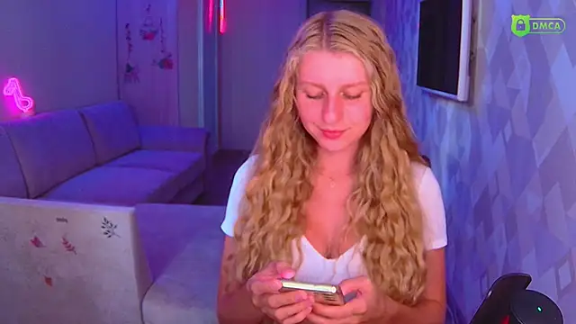 Snapshot of AmaliaQueen chatting on September 20, 2:07 pm AmaliaQueen online show from September 20, 2:07 pm