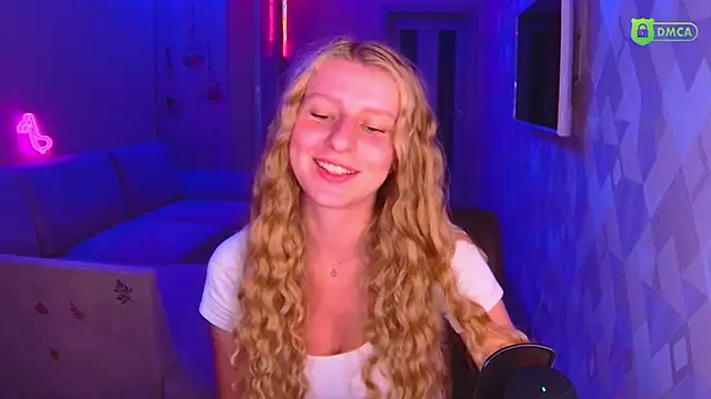 Snapshot of AmaliaQueen chatting on October 4, 3:43 pm AmaliaQueen online show from October 4, 3:43 pm