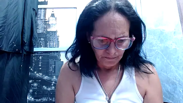 Snapshot of Nastylatinaxxx chatting on June 2, 11:34 am Nastylatinaxxx online show from June 2, 11:34 am