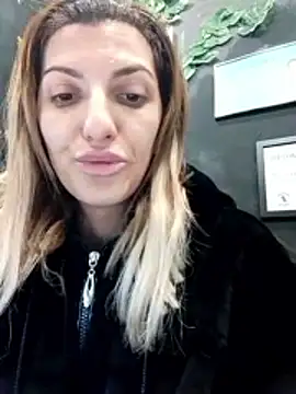 RileyLanna online show from December 23, 10:24 am