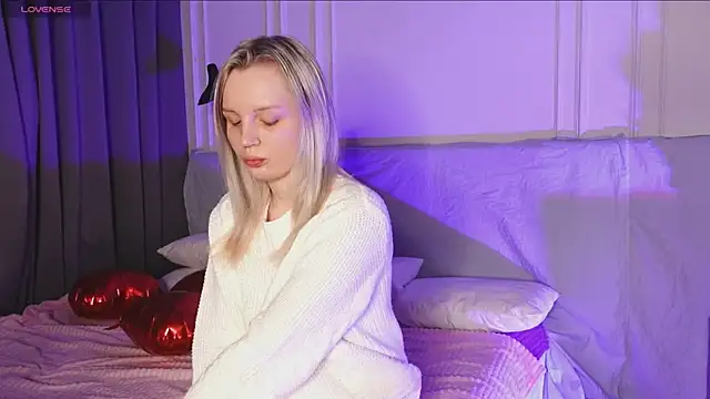 Snapshot of Beatrica_Klein chatting on February 12, 5:05 pm Beatrica Klein online show from February 12, 5:05 pm