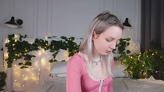 Snapshot of Beatrica_Klein chatting on March 16, 1:49 pm Beatrica Klein online show from March 16, 1:49 pm