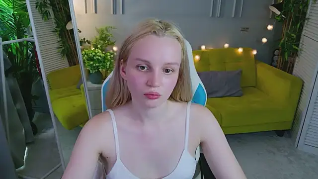 Beatrica Klein online show from July 10, 1:58 pm