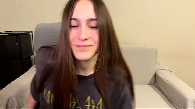 AliceKolltt online show from April 15, 7:10 pm