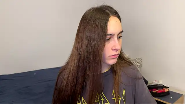 Snapshot of AliceKolltt chatting on April 19, 9:28 pm AliceKolltt online show from April 19, 9:28 pm