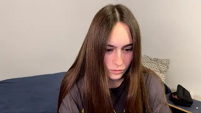 Snapshot of AliceKolltt chatting on April 20, 8:32 pm AliceKolltt online show from April 20, 8:32 pm