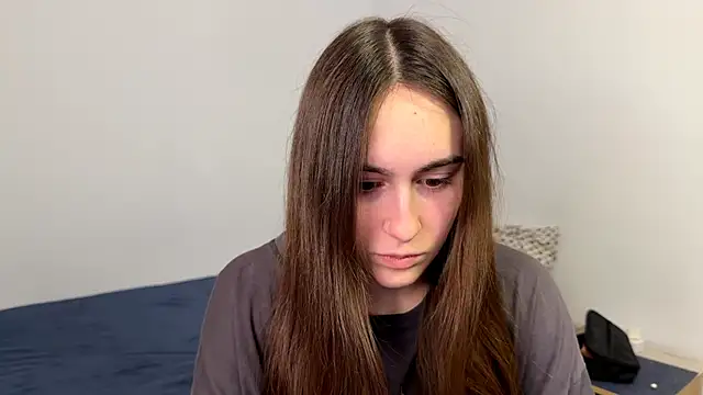 Snapshot of AliceKolltt chatting on April 21, 1:53 am AliceKolltt online show from April 21, 1:53 am