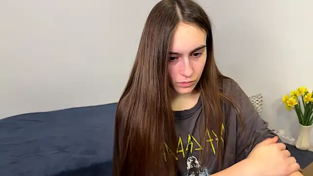 Snapshot of AliceKolltt chatting on April 28, 2:27 am AliceKolltt online show from April 28, 2:27 am