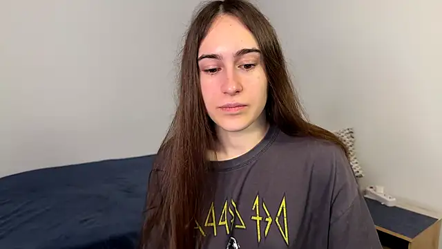 Snapshot of AliceKolltt chatting on May 3, 12:05 am AliceKolltt online show from May 3, 12:05 am