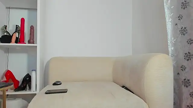 Snapshot of anisialuna_ chatting on July 7, 7:23 am anisialuna online show from July 7, 7:23 am