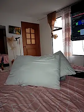 manuela star online show from October 9, 6:17 pm