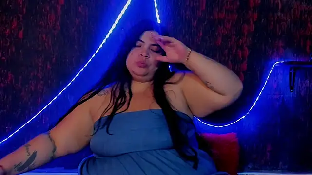 Snapshot of sobigcurvy4u chatting on December 22, 7:10 pm sobigcurvy4u online show from December 22, 7:10 pm