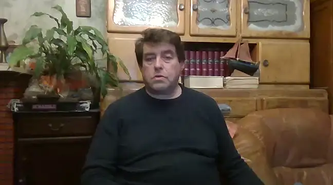 Snapshot of sympatrique chatting on December 12, 12:27 am sympatrique online show from December 12, 12:27 am