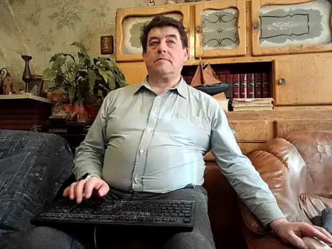 Snapshot of sympatrique chatting on February 17, 12:05 pm sympatrique online show from February 17, 12:05 pm