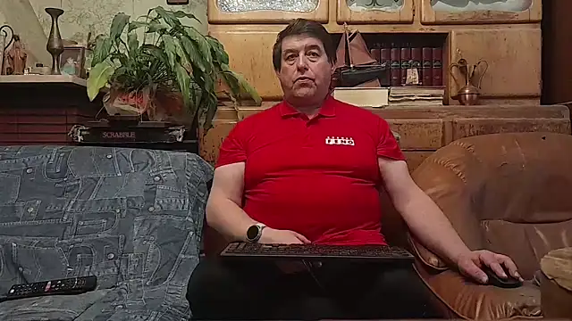 Snapshot of sympatrique chatting on November 2, 10:17 am sympatrique online show from November 2, 10:17 am