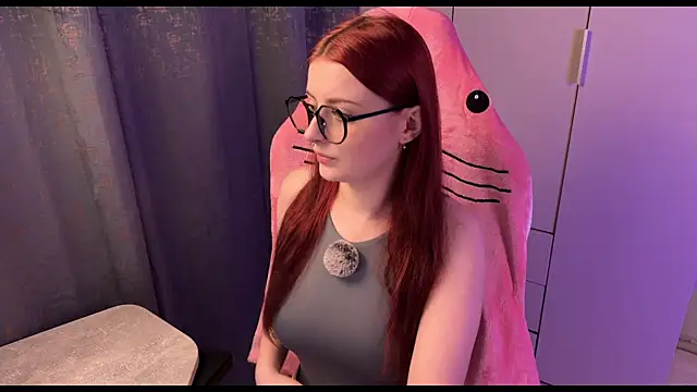 Snapshot of RozieRose chatting on October 12, 4:55 am RozieRose online show from October 12, 4:55 am