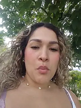 Sara smiiith211 online show from April 11, 6:12 pm